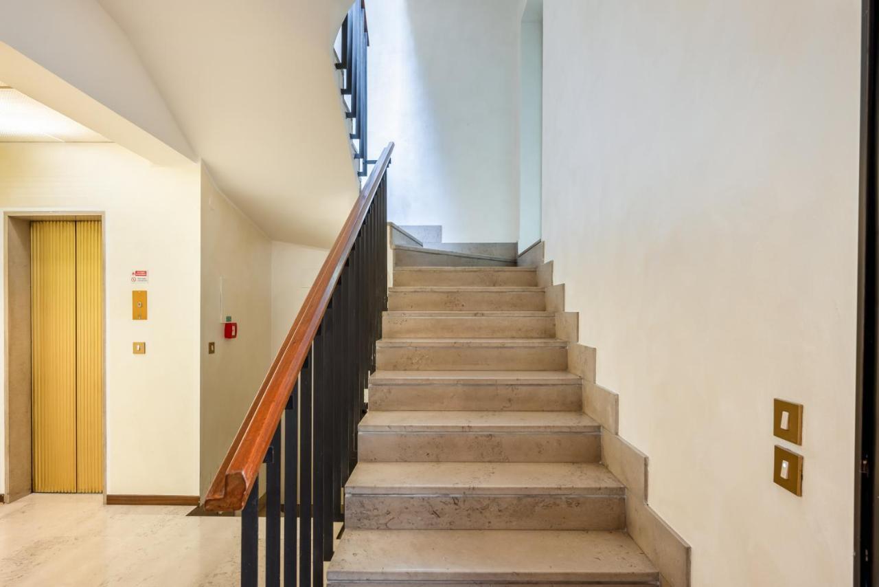 Galleria Eremitani Exclusive Elegant Apartment ปาโดวา ภายนอก รูปภาพ